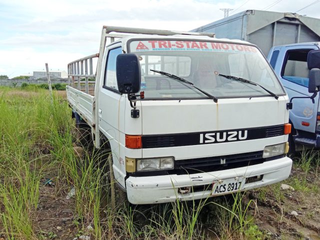 Isuzu Elf Stake Truck - Image 9