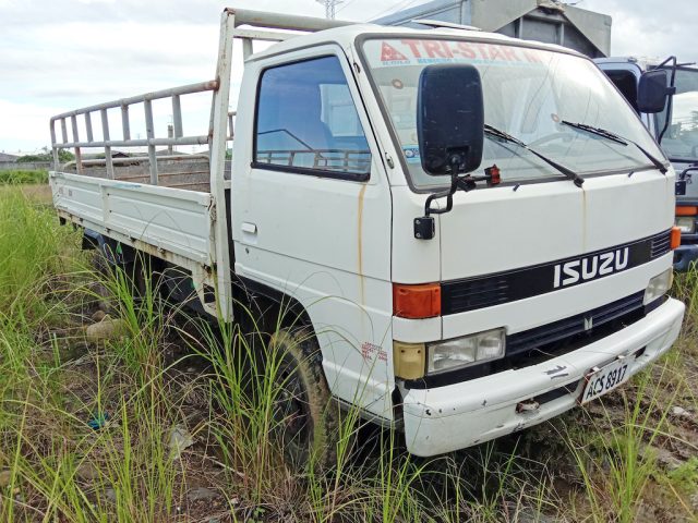 Isuzu Elf Stake Truck - Image 4