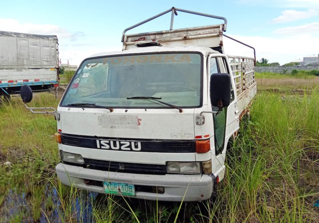 Isuzu Stake Truck - Image 14