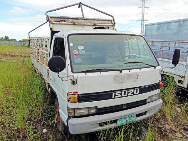 Isuzu Stake Truck - Image 13