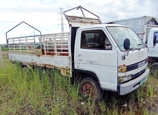 Isuzu Stake Truck