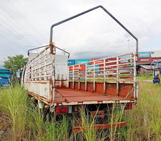 Isuzu Stake Truck - Image 9