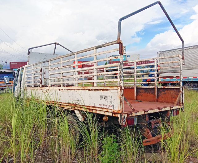 Isuzu Stake Truck - Image 8