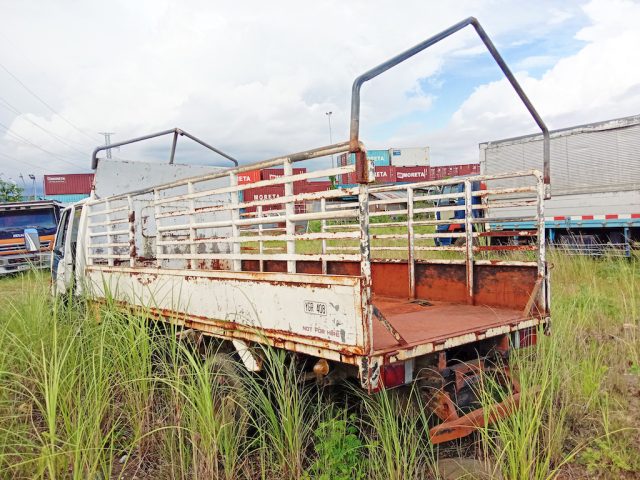 Isuzu Stake Truck - Image 7