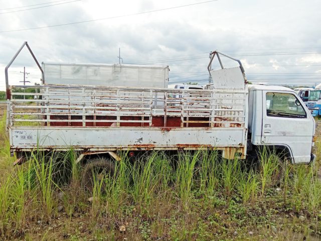 Isuzu Stake Truck - Image 3