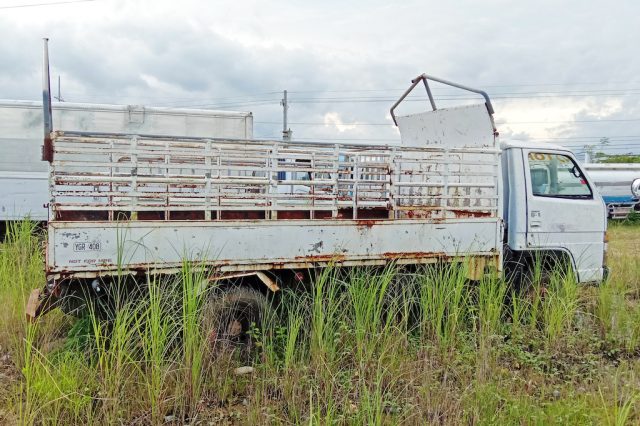 Isuzu Stake Truck - Image 2